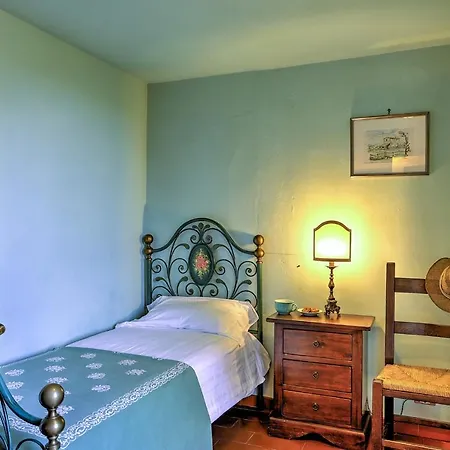 Villa Casale Giovanna 6&1 *